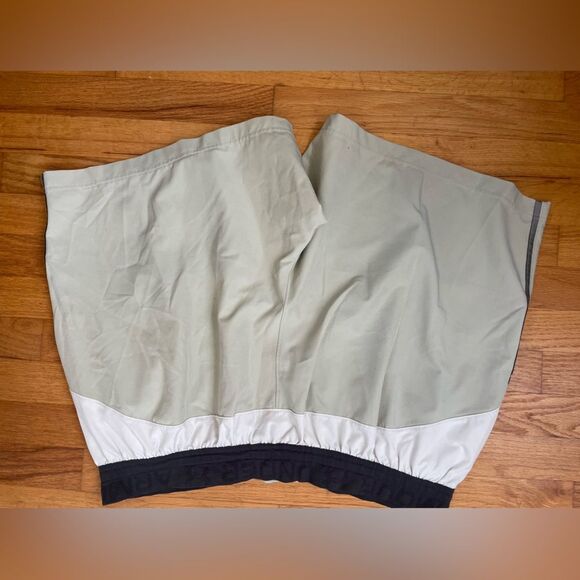 UNDER ARMOUR MENS TERRAIN WOVEN SHORTS Stone/ Khaki Base/ Black SIZE 2x - Picture 6 of 10